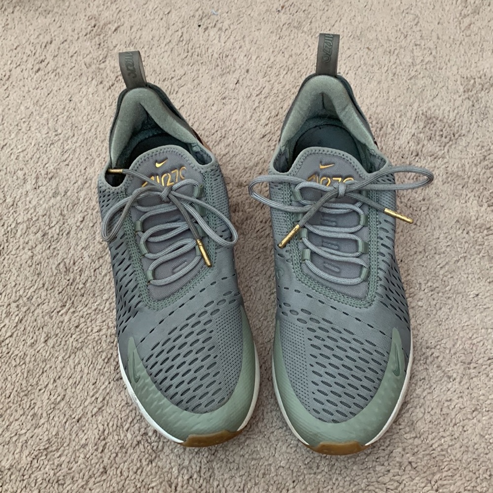 womens grey nike 270